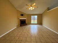 9059 Triple Crown Loop W in Southaven, MS - Building Photo - Building Photo