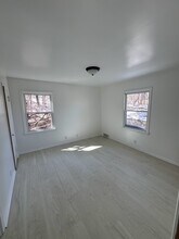 1210 N 60th St, Unit 1 in Omaha, NE - Foto de edificio - Building Photo