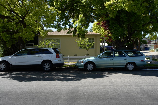 636-640 648 Beech St in Redwood City, CA - Building Photo - Building Photo