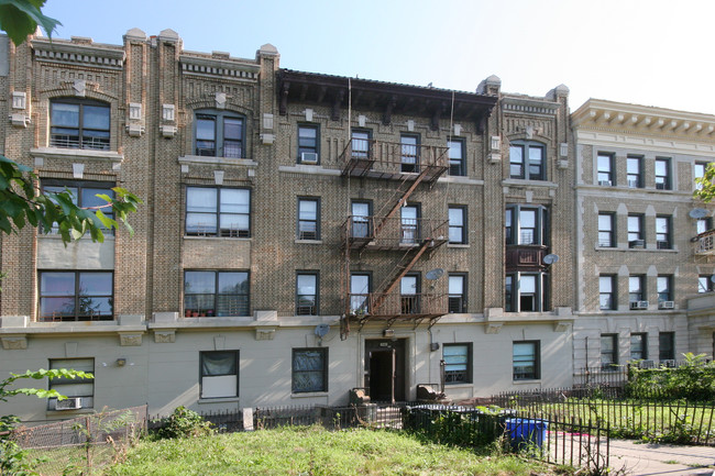 1081 Eastern Pky in Brooklyn, NY - Foto de edificio - Building Photo