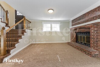 1018 NE Trailwood Dr in Lee's Summit, MO - Building Photo - Building Photo