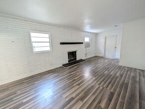 306 Roosevelt in Hooks, TX - Building Photo - Building Photo