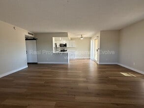 3801 E Greenway Rd in Phoenix, AZ - Building Photo - Building Photo