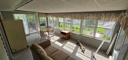 2277 South Way in Dubuque, IA - Building Photo - Building Photo