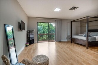 2530 NE 9th St in Fort Lauderdale, FL - Foto de edificio - Building Photo
