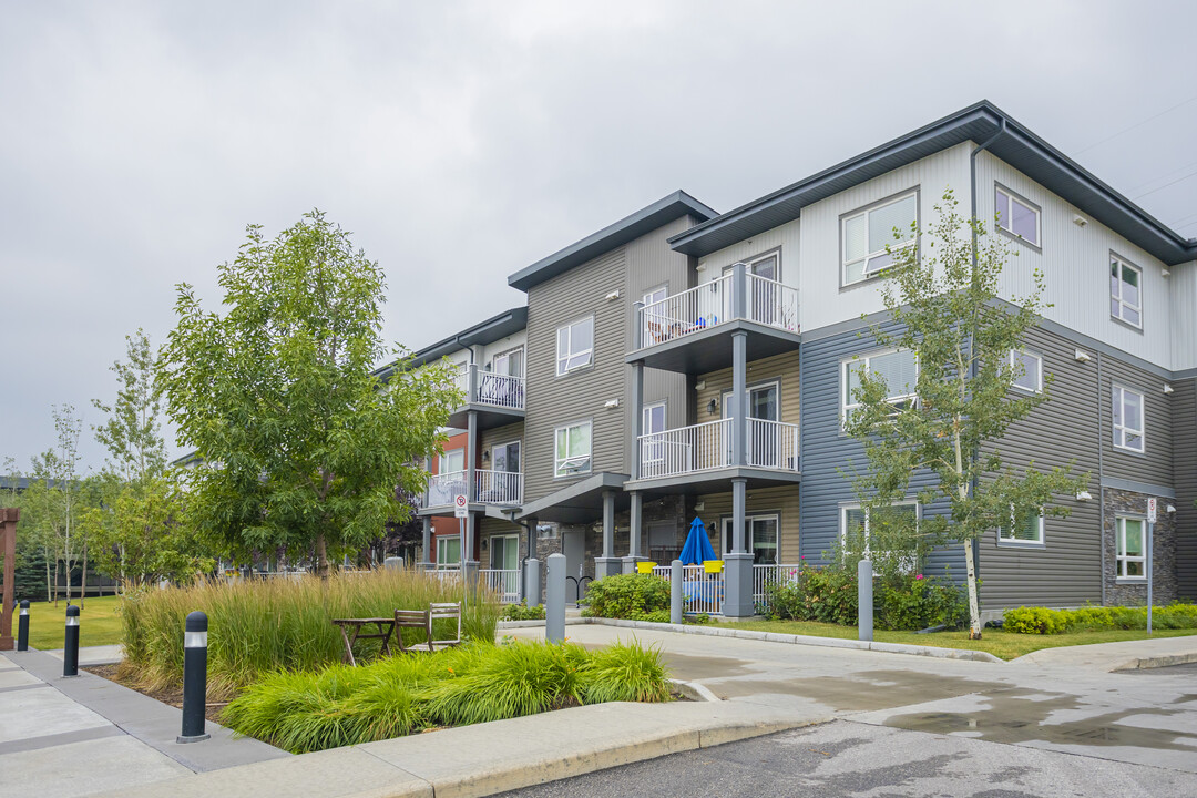 Glenbrook Park in Calgary, AB - Building Photo