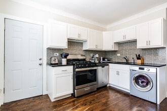 923 W Waveland Ave, Unit 1 in Chicago, IL - Foto de edificio - Building Photo