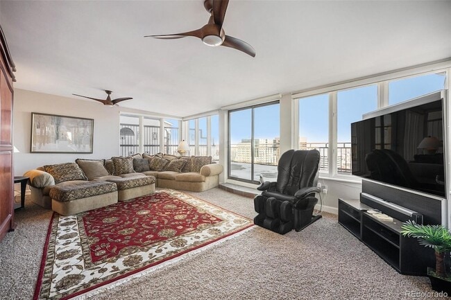 1020 15th St, Unit 42C in Denver, CO - Foto de edificio - Building Photo