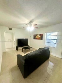 2361 SW 27th St in Miami, FL - Building Photo - Building Photo