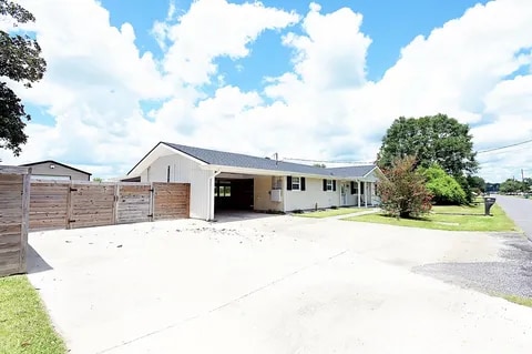 152 Bayou Vista Dr in Thibodaux, LA - Foto de edificio - Building Photo