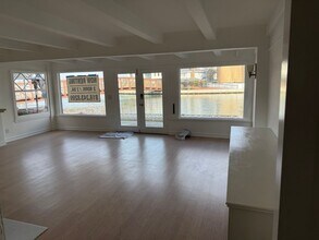 105 Edgewater Pl in Newport Beach, CA - Building Photo - Building Photo