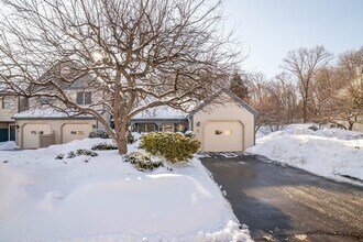 67 Crystal Brook Way, Unit A in Marlborough, MA - Foto de edificio - Building Photo