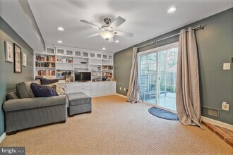 6400 Fleetside Ct in Alexandria, VA - Building Photo - Building Photo