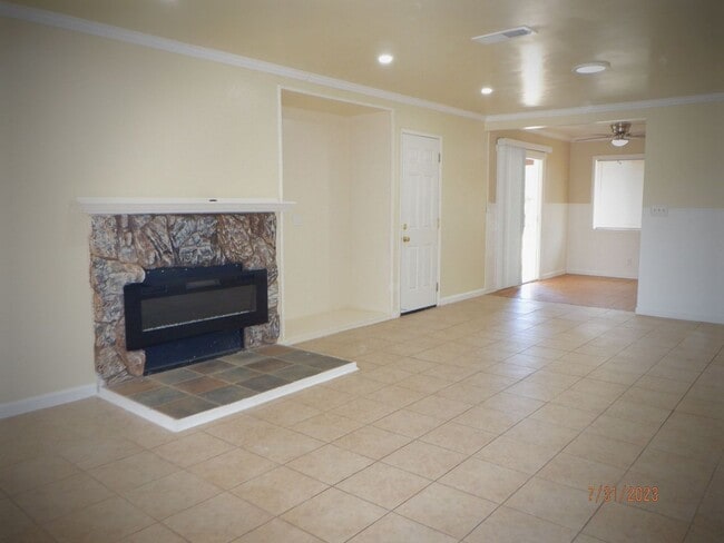 21321 Santa Barbara Dr in Tehachapi, CA - Building Photo - Building Photo