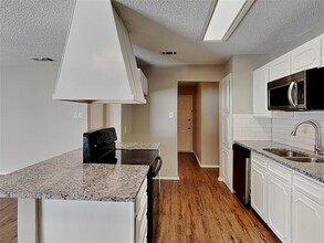 701 Admiralty Way in Fort Worth, TX - Building Photo - Building Photo