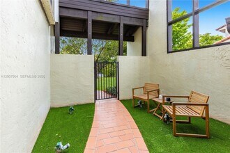 10137 Costa Del Sol Blvd in Doral, FL - Building Photo - Building Photo