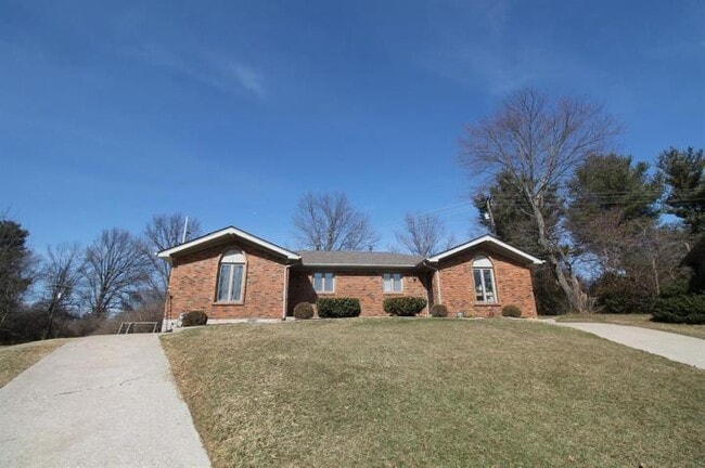 property at 605 Buckingham Ln