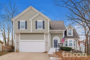 302 E 123rd Terrace in Kansas City, MO - Building Photo