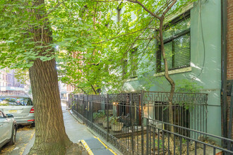 126 E 30th St in New York, NY - Building Photo - Building Photo