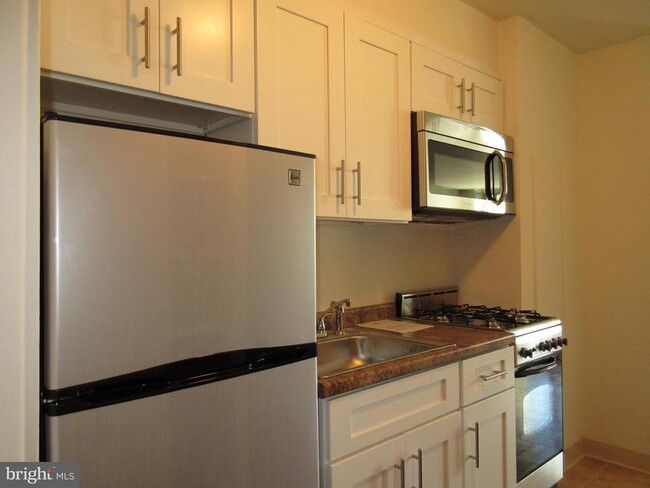 property at 604-36 S Washington Square