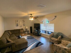 24566 SW 11th Rd in Newberry, FL - Building Photo - Building Photo