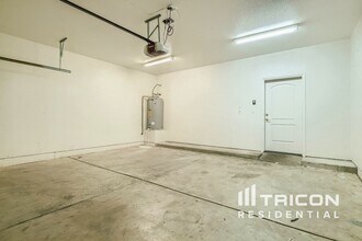 8434 S 19th St in Phoenix, AZ - Building Photo - Building Photo