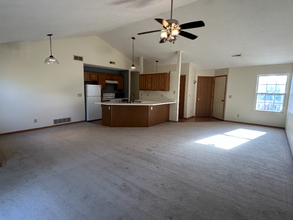 5686 Tall Pines Pkwy-Unit -5686 tall pines parkway in Roscoe, IL - Foto de edificio - Building Photo