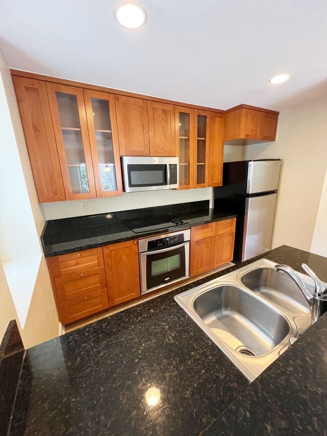 3050 Via Alicante Via in La Jolla, CA - Building Photo - Building Photo