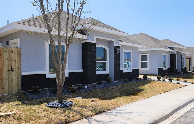 property at 1006 N Woodson Ave