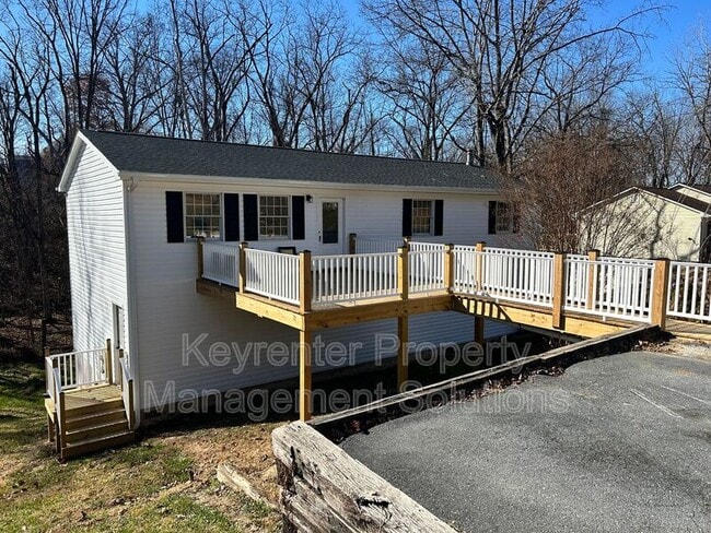 property at 17 White Oak Dr