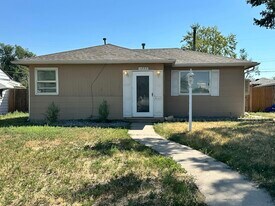 1232 N Moline St in Aurora, CO - Building Photo