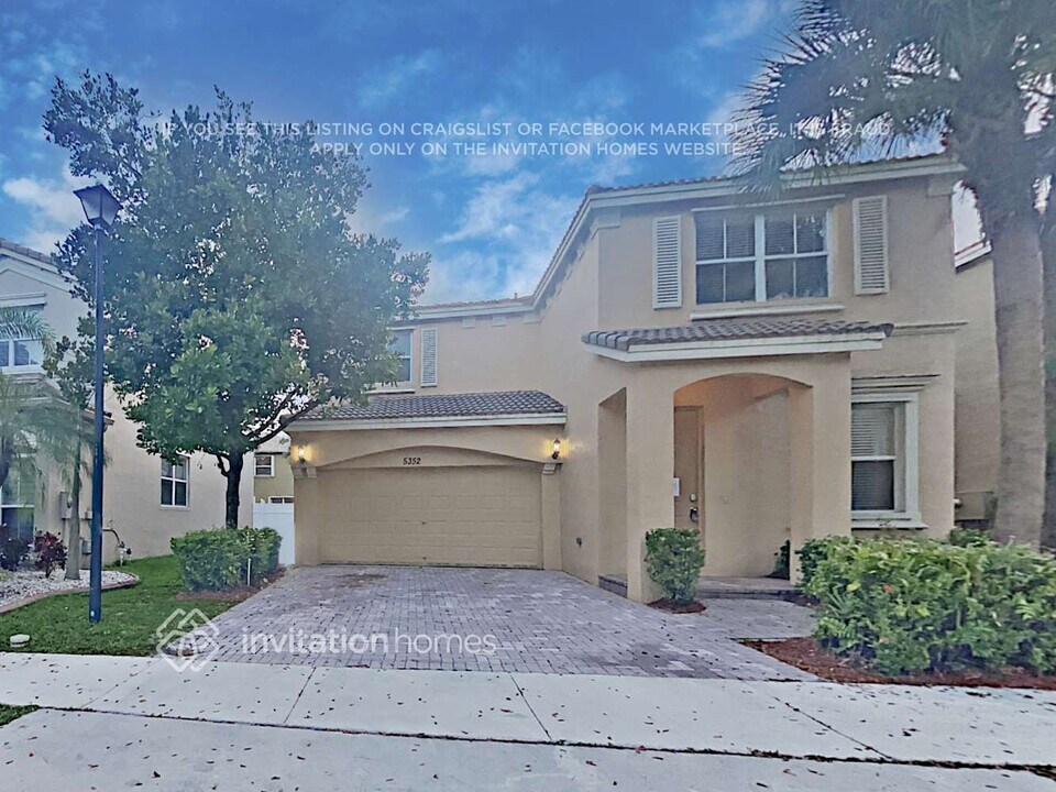 5352 SW 155th Ave in Miramar, FL - Building Photo