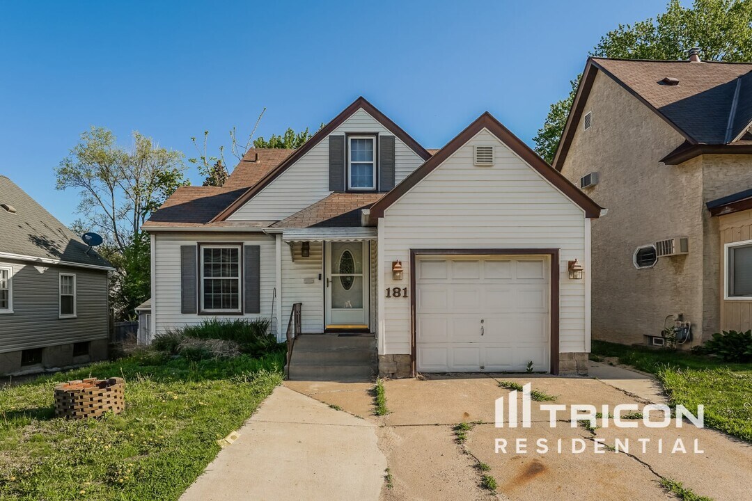 181 Annapolis St E in St. Paul, MN - Building Photo
