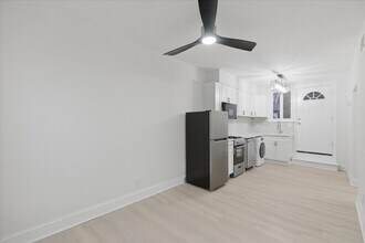 4004 N Bell Ave, Unit 2A in Chicago, IL - Foto de edificio - Building Photo