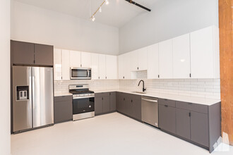 213 N Racine Ave in Chicago, IL - Building Photo - Building Photo