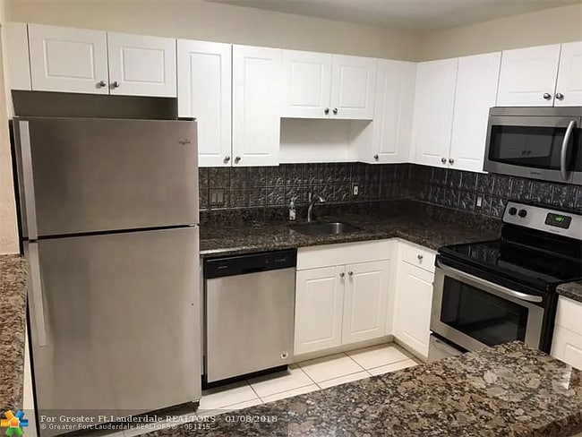 770 SE 2nd Ave, Unit F202