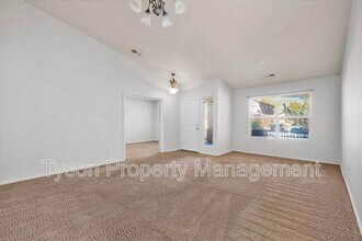 8012 Corn Mountain Pl NW in Albuquerque, NM - Building Photo - Building Photo