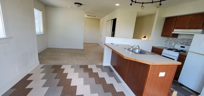 1107 High St in Bellingham, WA - Building Photo - Building Photo