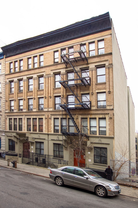 131 W 112th St in New York, NY - Building Photo