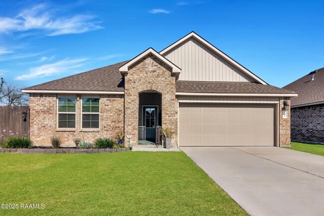property at 101 Chestnut Oak Dr