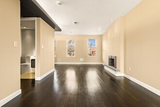 526 Manila Ave in Jersey City, NJ - Building Photo - Building Photo