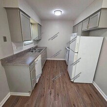 408 NE Westwind Dr in Lee's Summit, MO - Building Photo - Building Photo