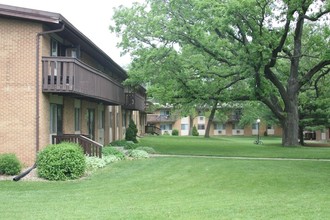 Oakridge Apartments in Madison, WI - Foto de edificio - Building Photo