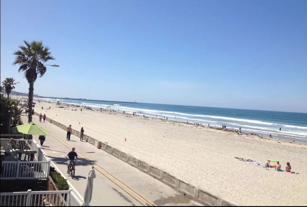 3261 Ocean Front Walk, Unit 2A in San Diego, CA - Building Photo