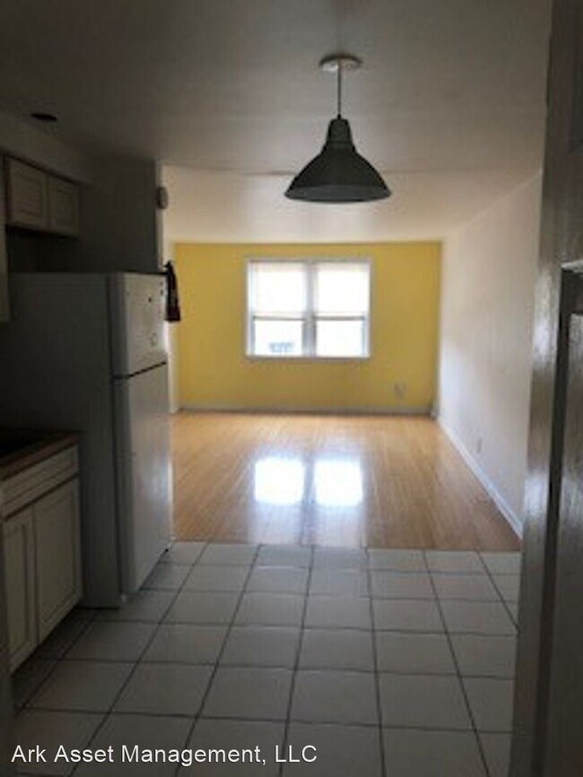 200 E Albanus St in Philadelphia, PA - Building Photo - Building Photo