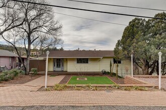 520 Hillcrest Dr in Prescott, AZ - Building Photo - Building Photo