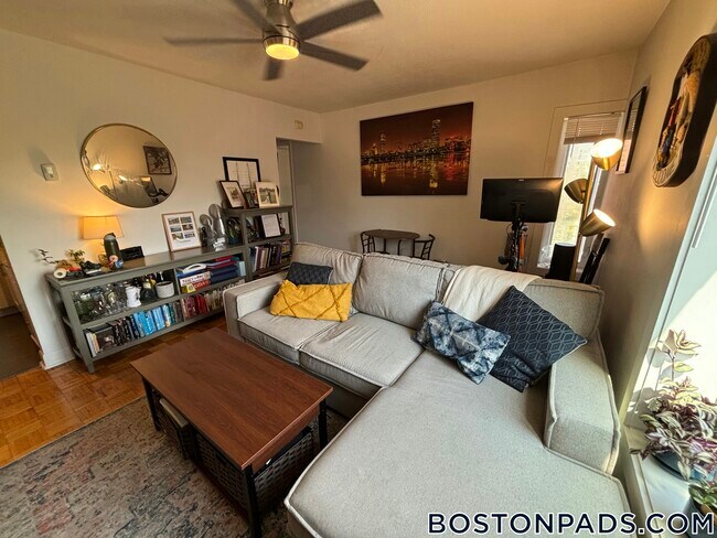 524 Putnam Ave, Unit 15