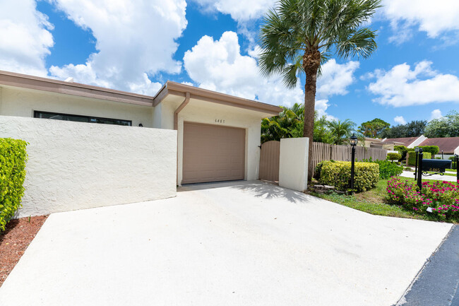 6485 Amarillo Ln in Boca Raton, FL - Building Photo - Building Photo