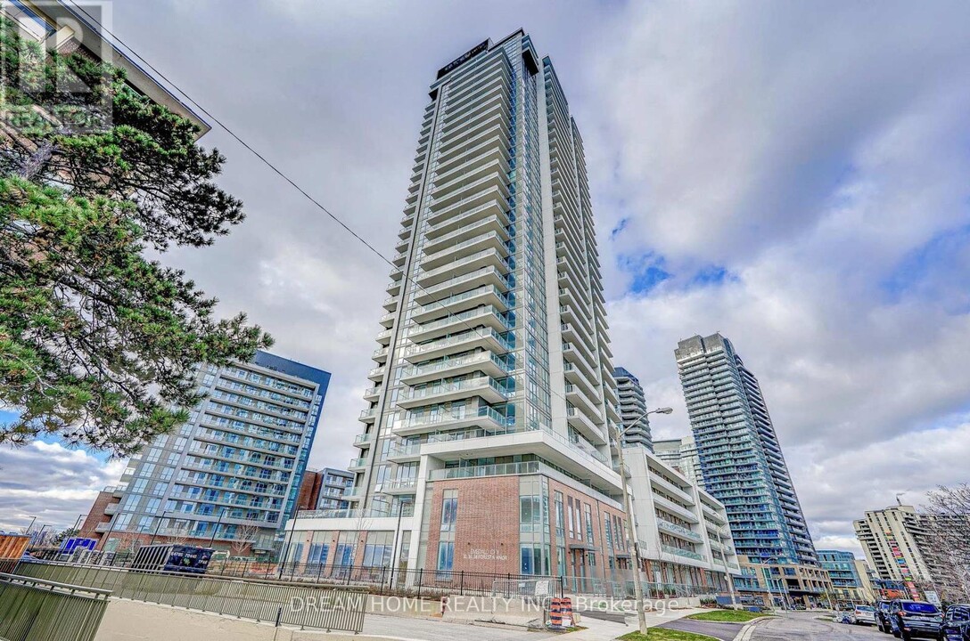 32-832 Forest Manor Rd in Toronto, ON - Building Photo