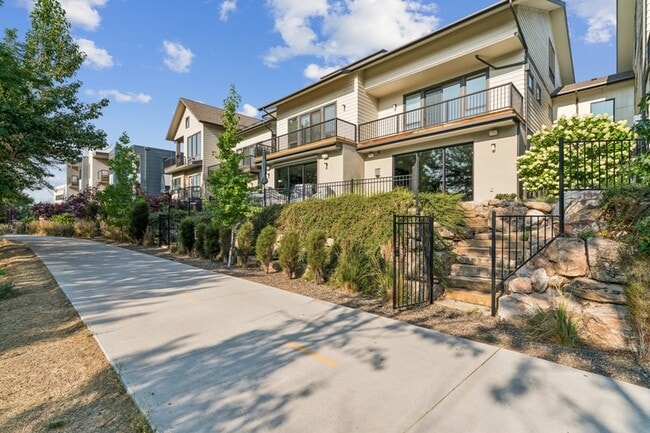 property at 3520 N Prospect Ln